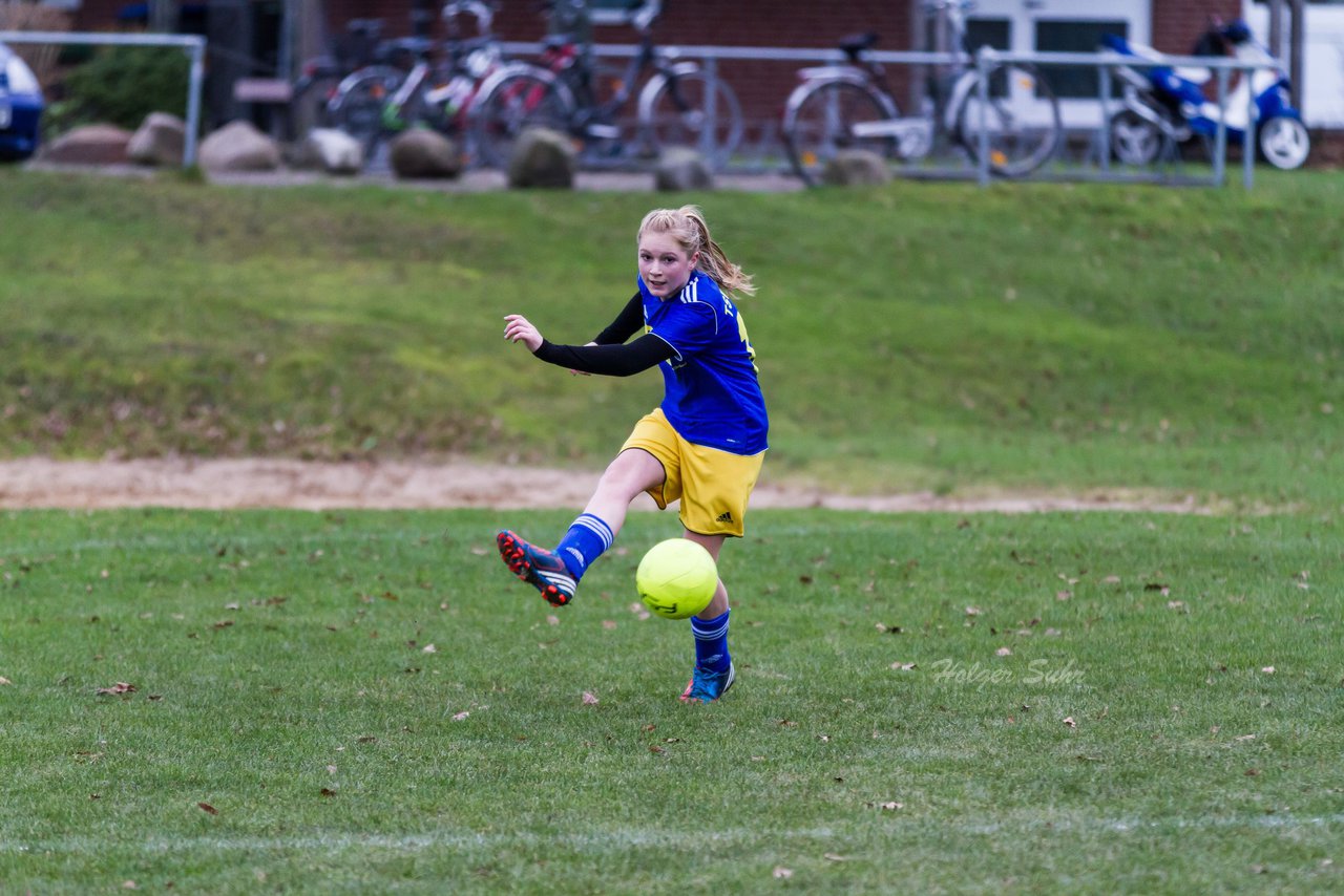 Bild 151 - B-Juniorinnen TSV Gnutz o.W. - SV Henstedt Ulzburg II : Ergebnis: ca. 5:0